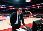 格罗诺亚一场失利，主帅急需调整